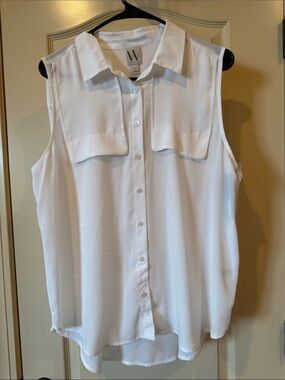 W by Worth White Sleeveless Button-Down Shirt with Chest Pockets